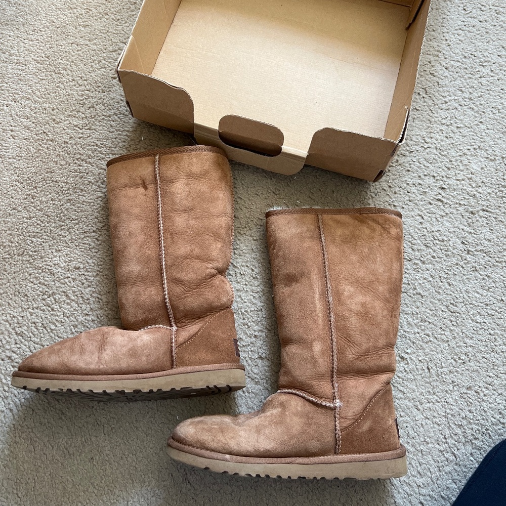 Uggs classic womens